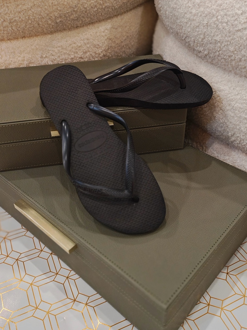 Slim Havianas in Black